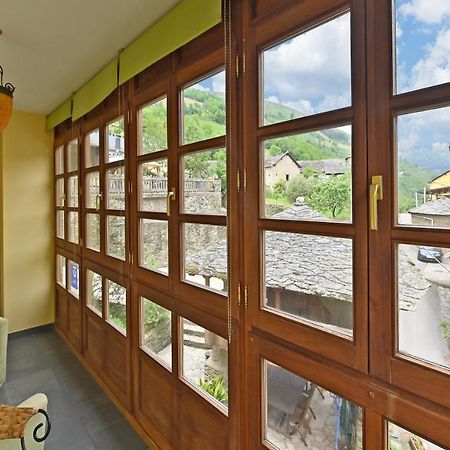 Puente Del Narcea Apartment Cangas De Narcea Ngoại thất bức ảnh